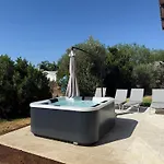 Mary Con Idromassaggio E Accesso In Piscina 빌라